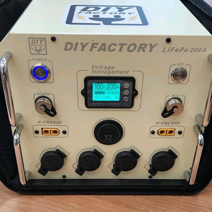 다이팩토리 200a 인산철 파워뱅크 + 순수정현파 인버터 2000w 이미지