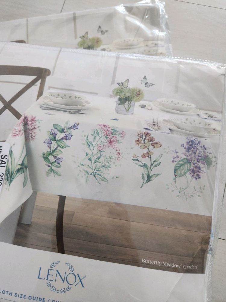 레녹스 버터플라이 테이블보 식탁보 이미지
