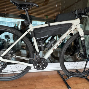 트렉 체크포인트 ALR 5 그래블 자전거 이미지