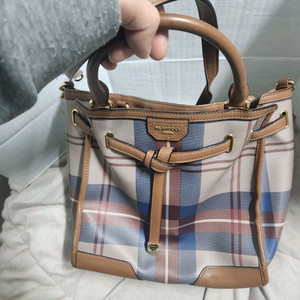 체크 패턴 핸드백 빈폴 이미지