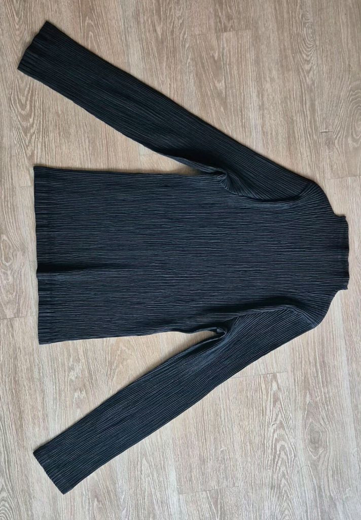 이세이미야케 플리츠플리즈 해칭 플리츠 탑 이미지