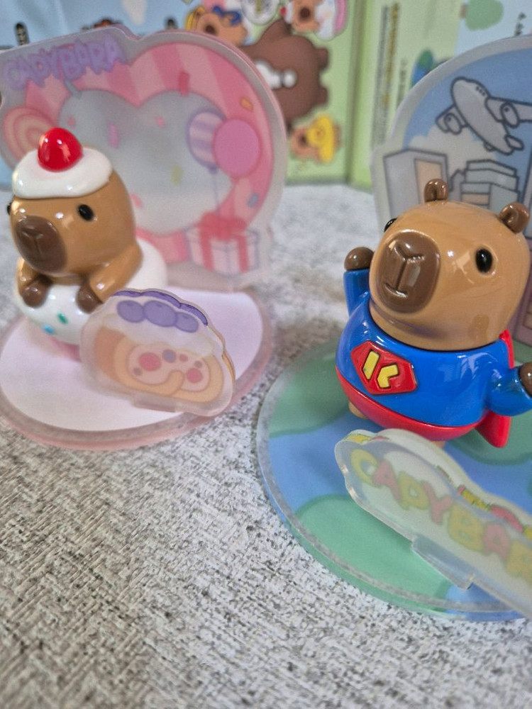 카피바라 랜덤 피규어 2종 세트 슈퍼맨 케이크 미니 피규어 장식 인형 이미지