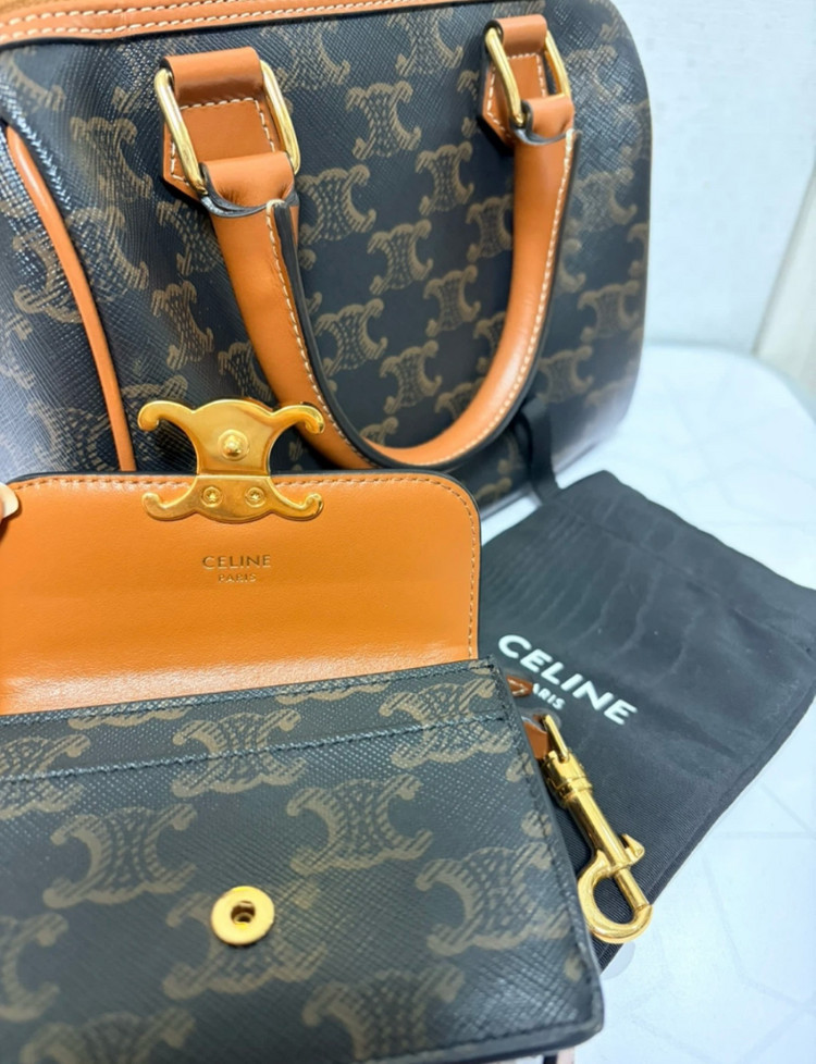 셀린느 보스턴백 스몰,트리옹프 플랩 카드지갑 이미지