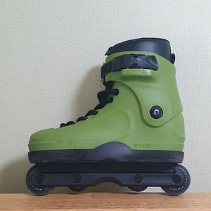 어그레시브 인라인 스케이트 에코 그린 이미지