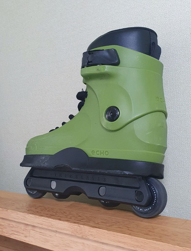 어그레시브 인라인 스케이트 에코 그린 이미지