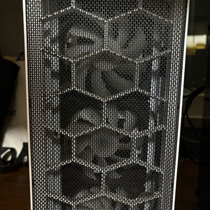 I7-10700 RTX2070 게이밍 컴퓨터 팝니다 이미지