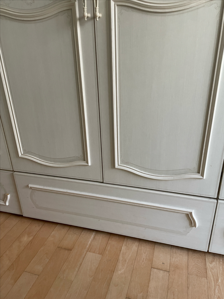 [판매] (가격협상 가능!!!) 프렌치 엔틱 스타일 6문 장롱 일괄 판매 이미지