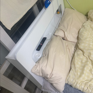 화이트 침대프레임 + 매트리스 세트 이미지