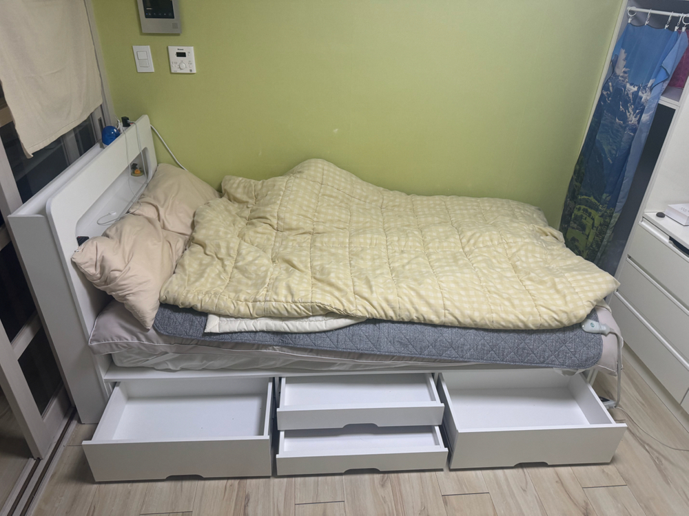 화이트 침대프레임 + 매트리스 세트 이미지