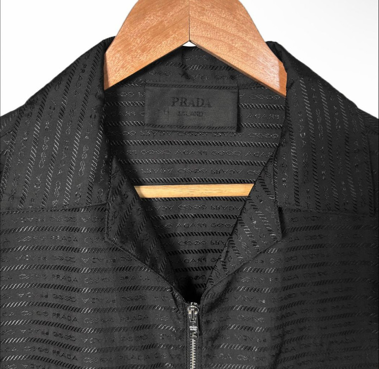 [M] 프라다 남성 리나일론 삼각로고 멀티로고 집업 반팔 셔츠 자켓 블랙 이미지
