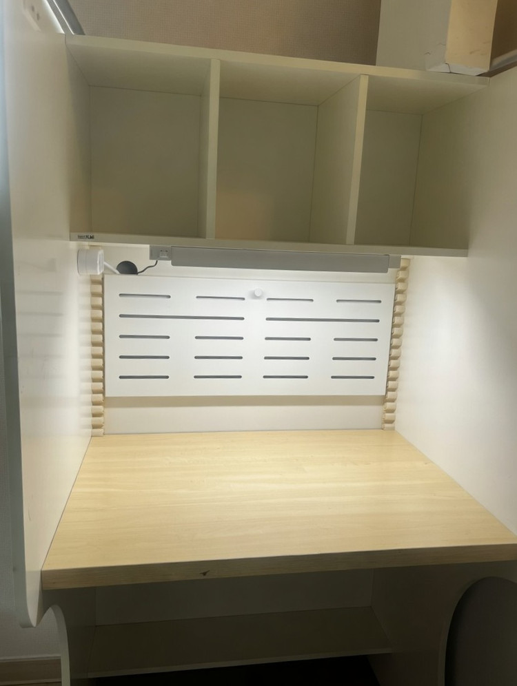 독서실 책상 이미지