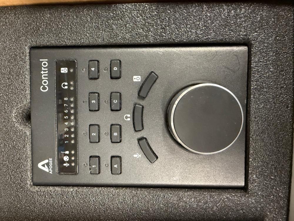 오디오 인터페이스 + 컨트롤러 세트 이미지