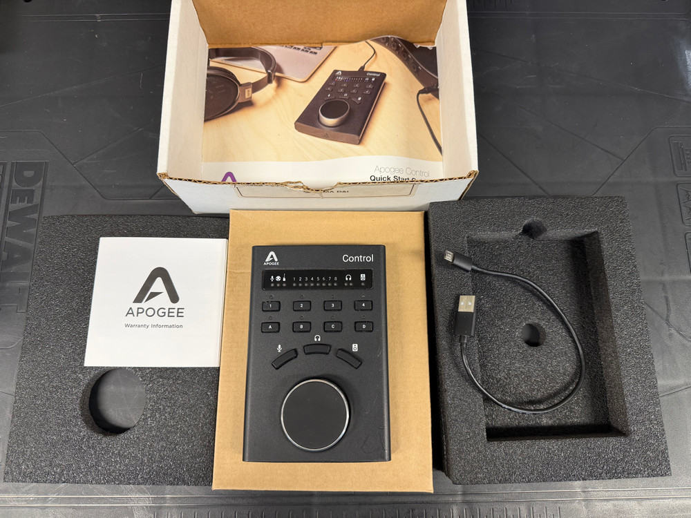 오디오 인터페이스 + 컨트롤러 세트 이미지