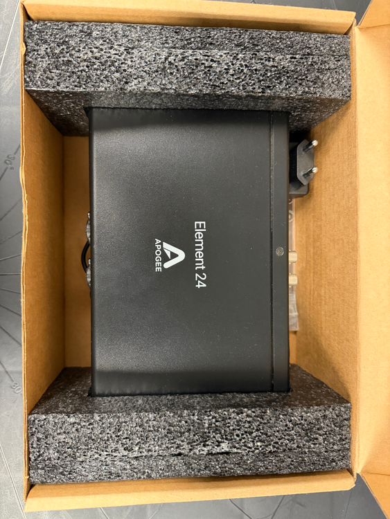 오디오 인터페이스 + 컨트롤러 세트 이미지