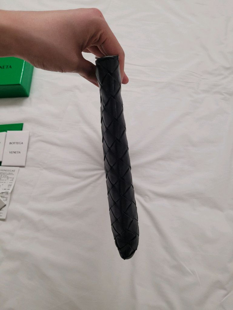 보테가베네타 인트레치아토 하프 지퍼 투톤 클러치 이미지