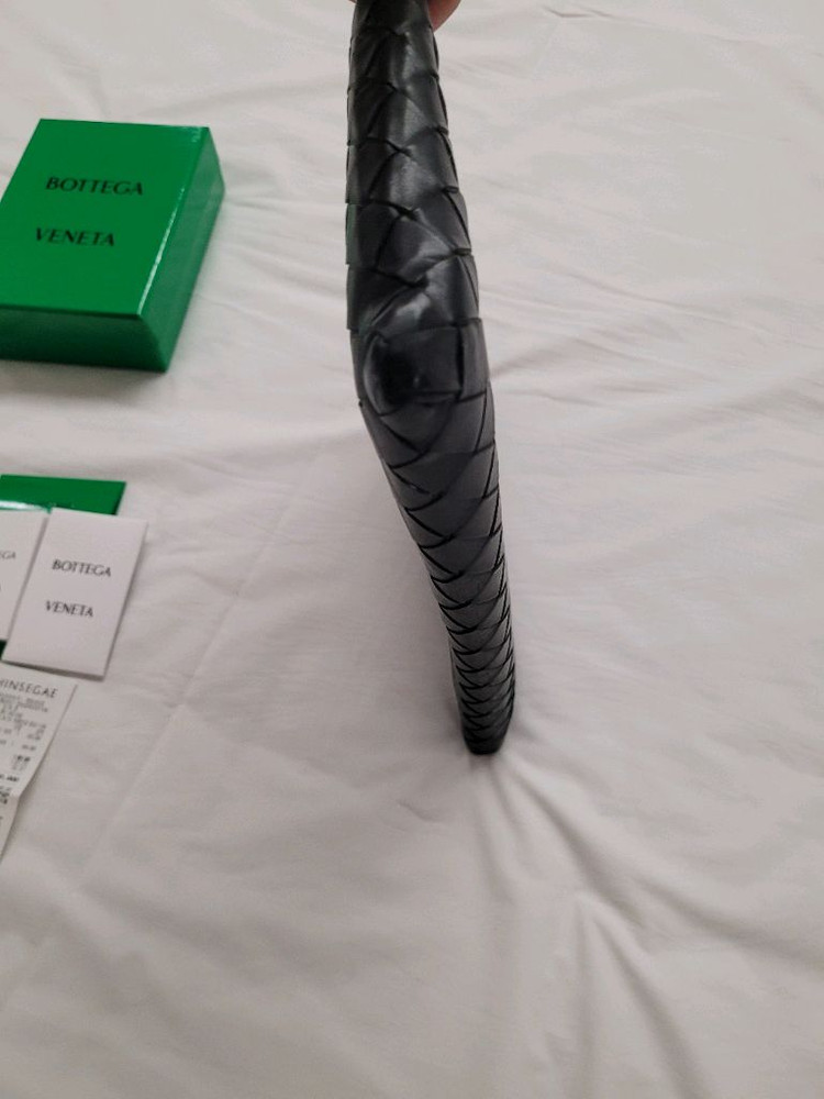 보테가베네타 인트레치아토 하프 지퍼 투톤 클러치 이미지