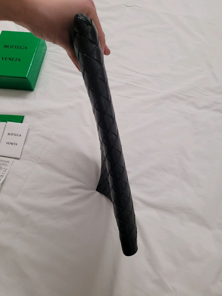 보테가베네타 인트레치아토 하프 지퍼 투톤 클러치 이미지