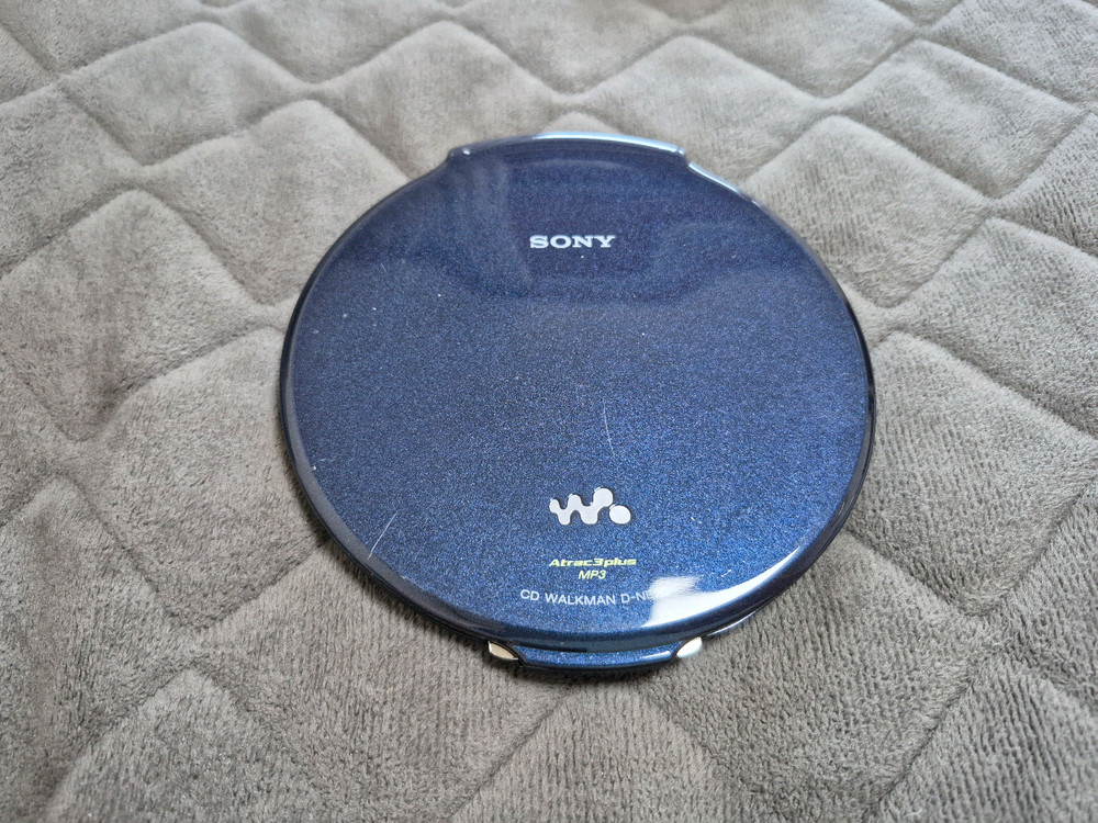 SONY D-NE20 DEEP BLUE색상 정상작동품 판매합니다. 이미지