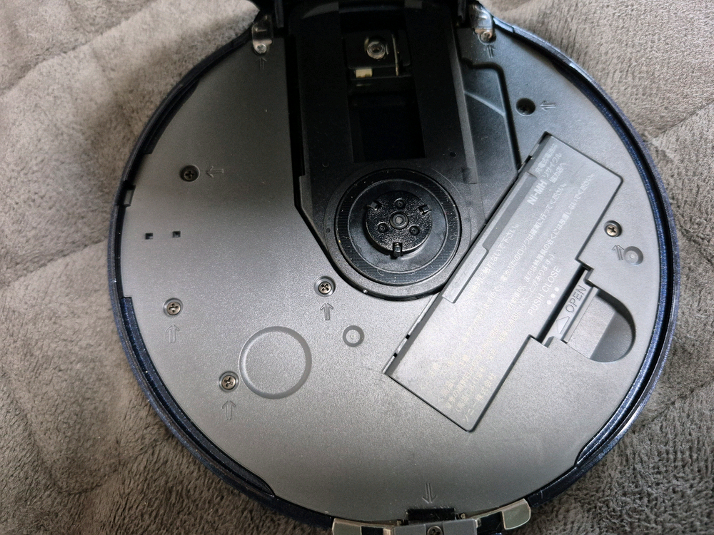 SONY D-NE20 DEEP BLUE색상 정상작동품 판매합니다. 이미지