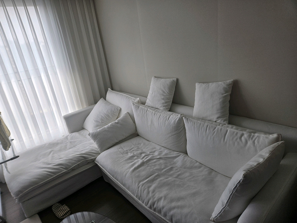 도모디자인 헬레나 4인용 카우치 코튼화이트 구스다운 패브릭 소파 이미지