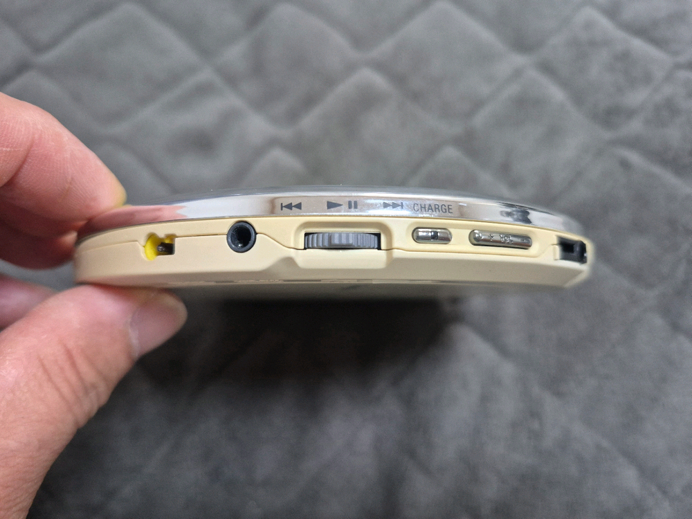 SONY D-EJ885 LIME GREEN 색상 정상작동품 판매합니다. 이미지