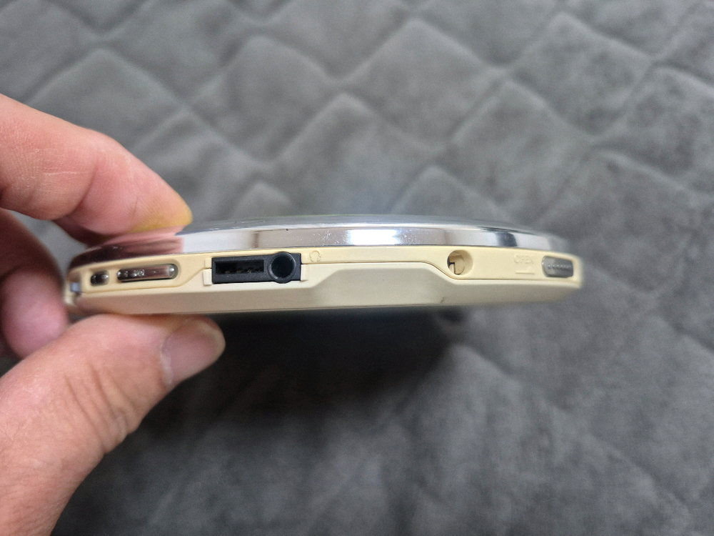 SONY D-EJ885 LIME GREEN 색상 정상작동품 판매합니다. 이미지