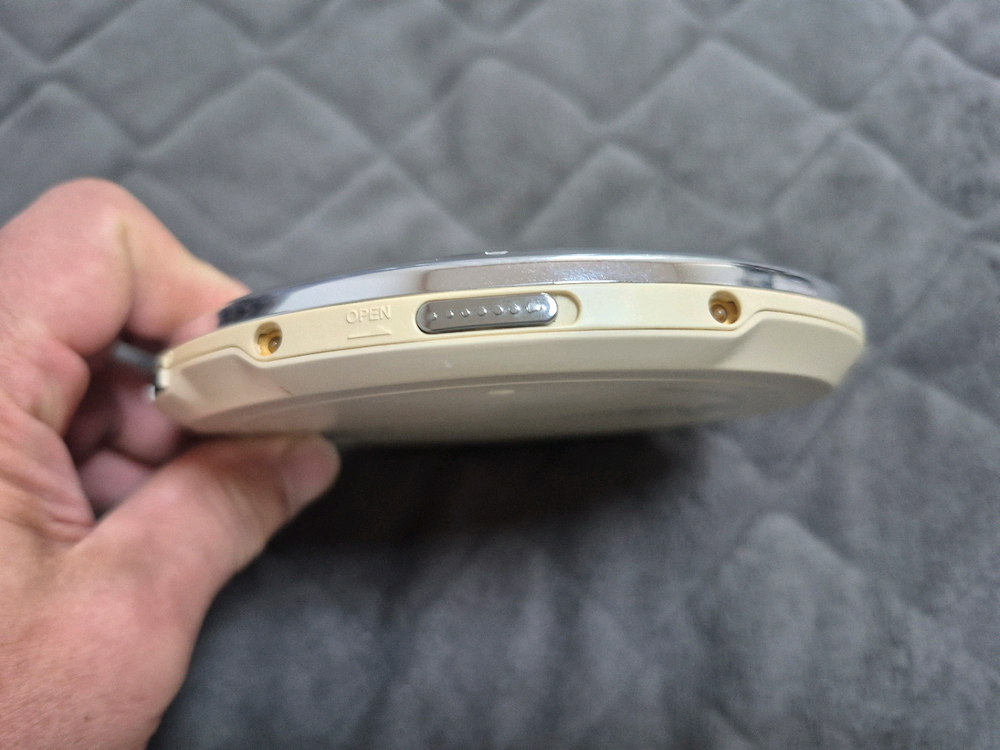 SONY D-EJ885 LIME GREEN 색상 정상작동품 판매합니다. 이미지