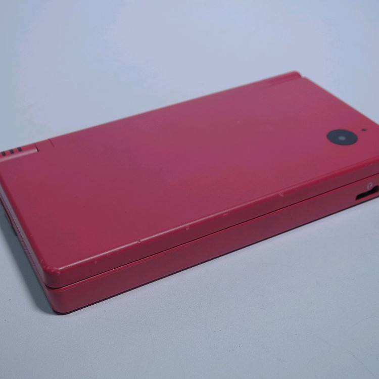 닌텐도 DSi 핑크 + 175 게임 이미지
