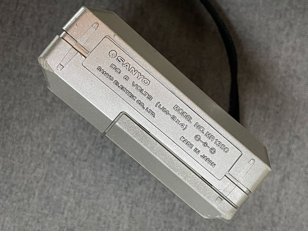 산요 워크맨 MR 1350 기계식 작동품 이미지