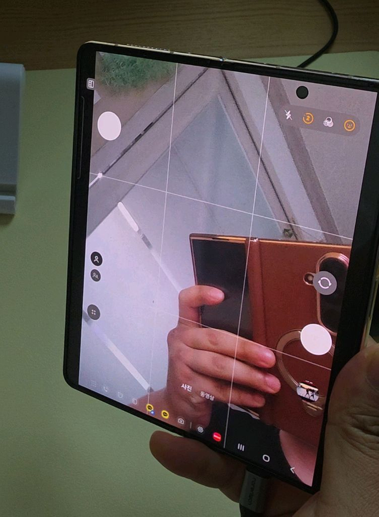 갤럭시 z폴드4 256GB 이미지