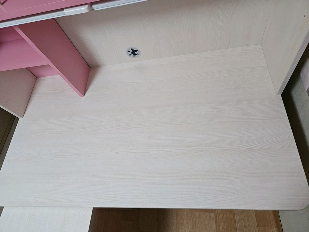 키즈 책상 이미지