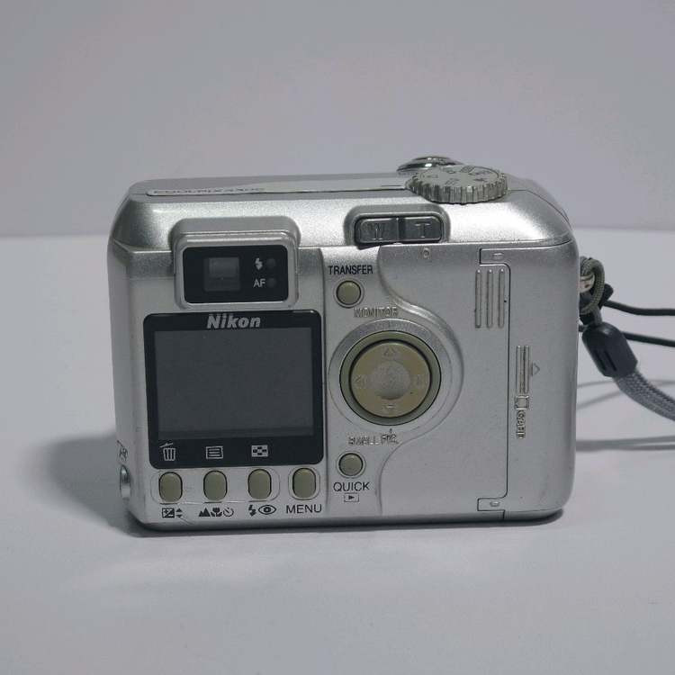 니콘 쿨픽스 4300 디카 이미지
