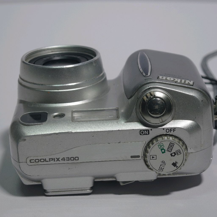 니콘 쿨픽스 4300 디카 이미지
