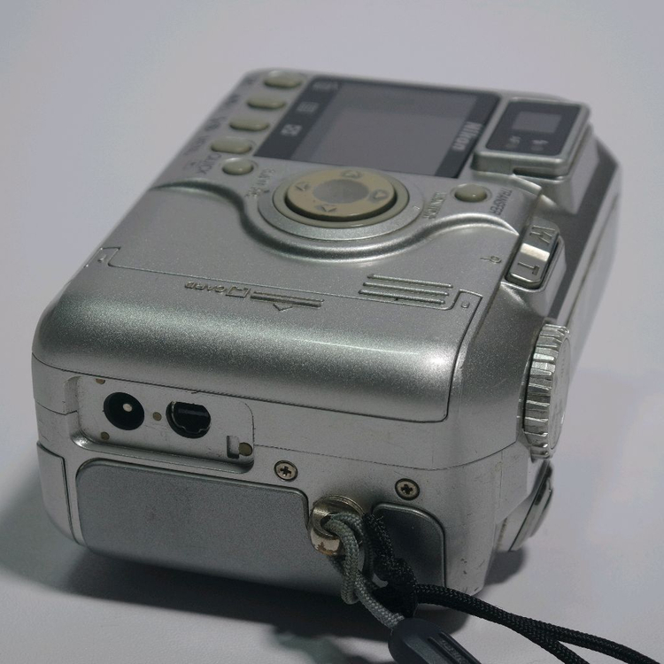 니콘 쿨픽스 4300 디카 이미지