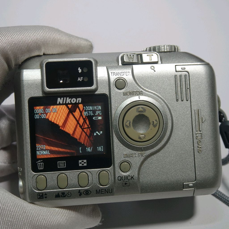 니콘 쿨픽스 4300 디카 이미지