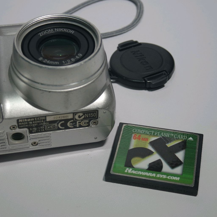 니콘 쿨픽스 4300 디카 이미지