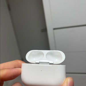 에어팟 프로1세대 본체 팝니다 8핀 이미지