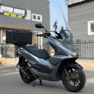 혼다 pcx125 21년식 5만키로 배달셋팅 준튜닝 저렴하게 판매합니다 이미지