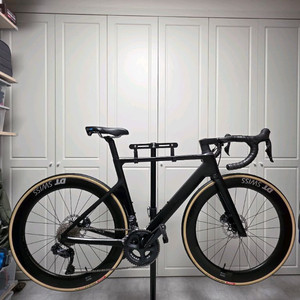 캐니언 에어로드 바이크 이미지