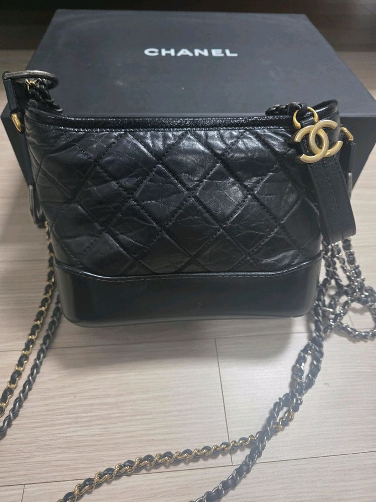 샤넬 가브리엘 호보 스몰(블랙 금장) 이미지