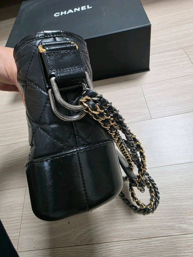 샤넬 가브리엘 호보 스몰(블랙 금장) 이미지