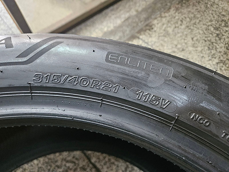 브리지스톤 알렌자스포츠 AS 315-40-21 중고타이어 두개 이미지