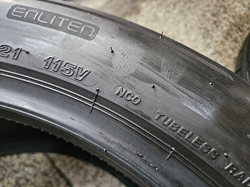 브리지스톤 알렌자스포츠 AS 315-40-21 중고타이어 두개 이미지