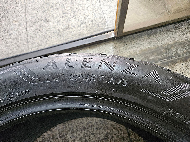 브리지스톤 알렌자스포츠 AS 315-40-21 중고타이어 두개 이미지