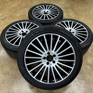 벤츠 S클래스 w222 19인치 정품 휠타이어 팝니다 이미지