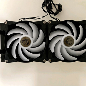 MSI MAG M240 듀얼 쿨링팬 수냉쿨러 이미지