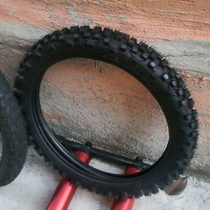 써론 휠/타이어 세트급쳐 이미지