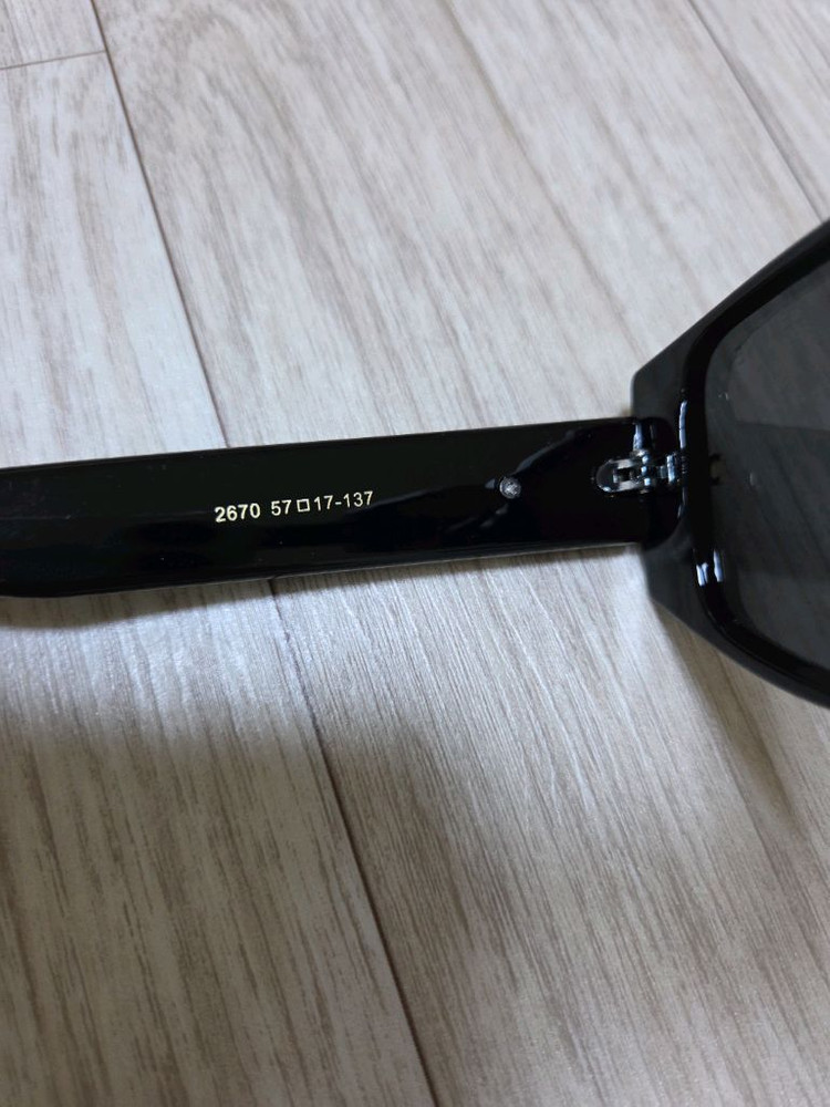 셀린느 트리옹프 선글라스 새상품(케이스 있음) 이미지