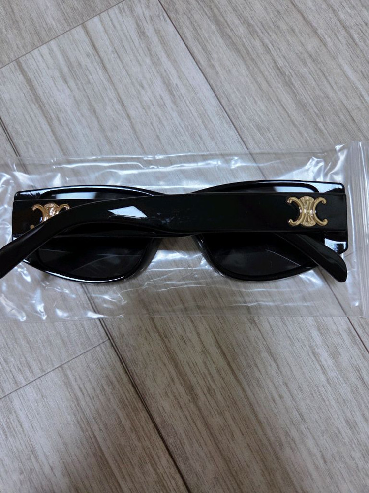 셀린느 트리옹프 선글라스 새상품(케이스 있음) 이미지