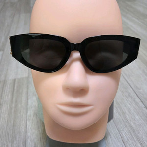 입생로랑 선글라스 새상품 이미지